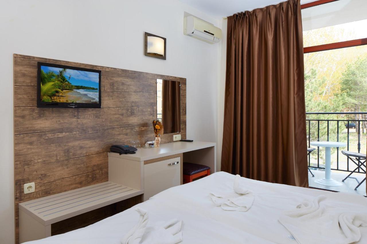 Hotel Lira Солнечный берег Экстерьер фото