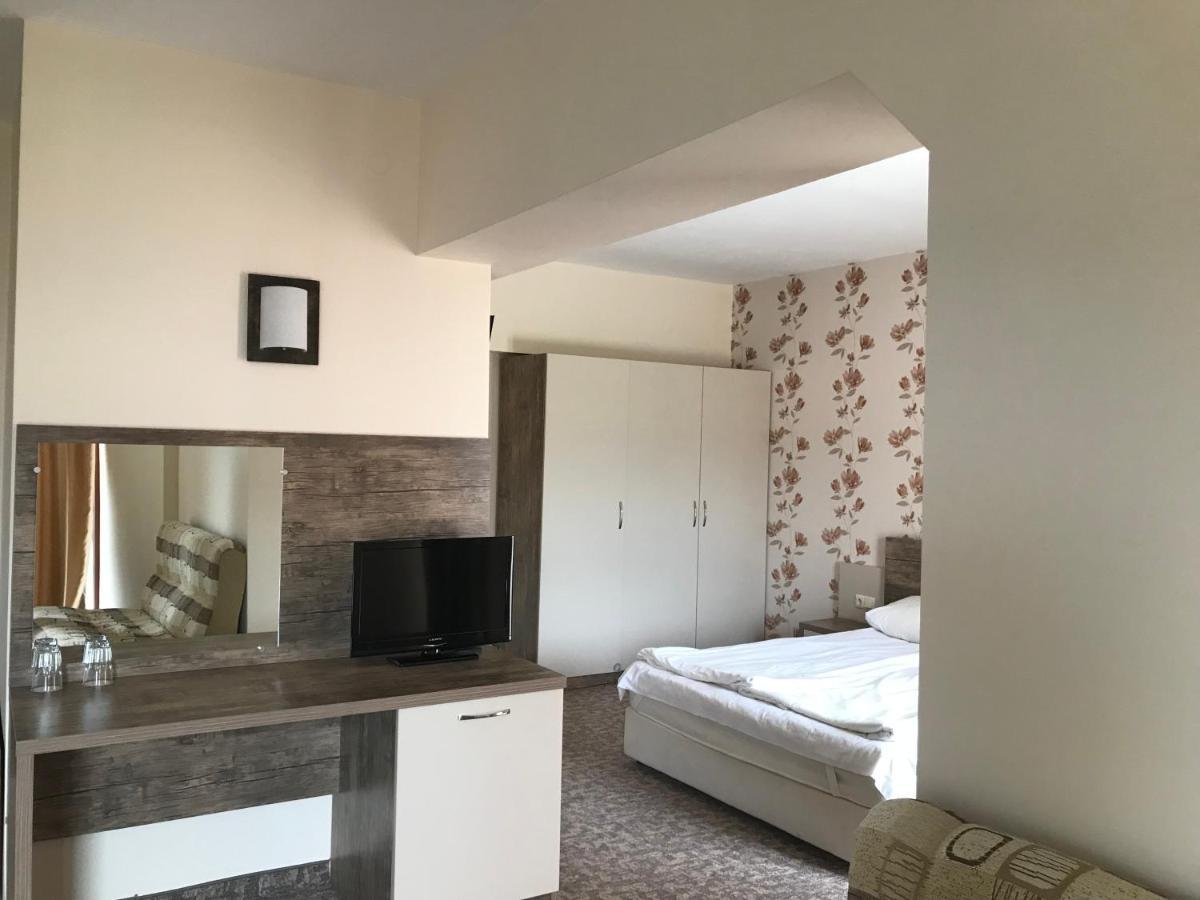 Hotel Lira Солнечный берег Экстерьер фото
