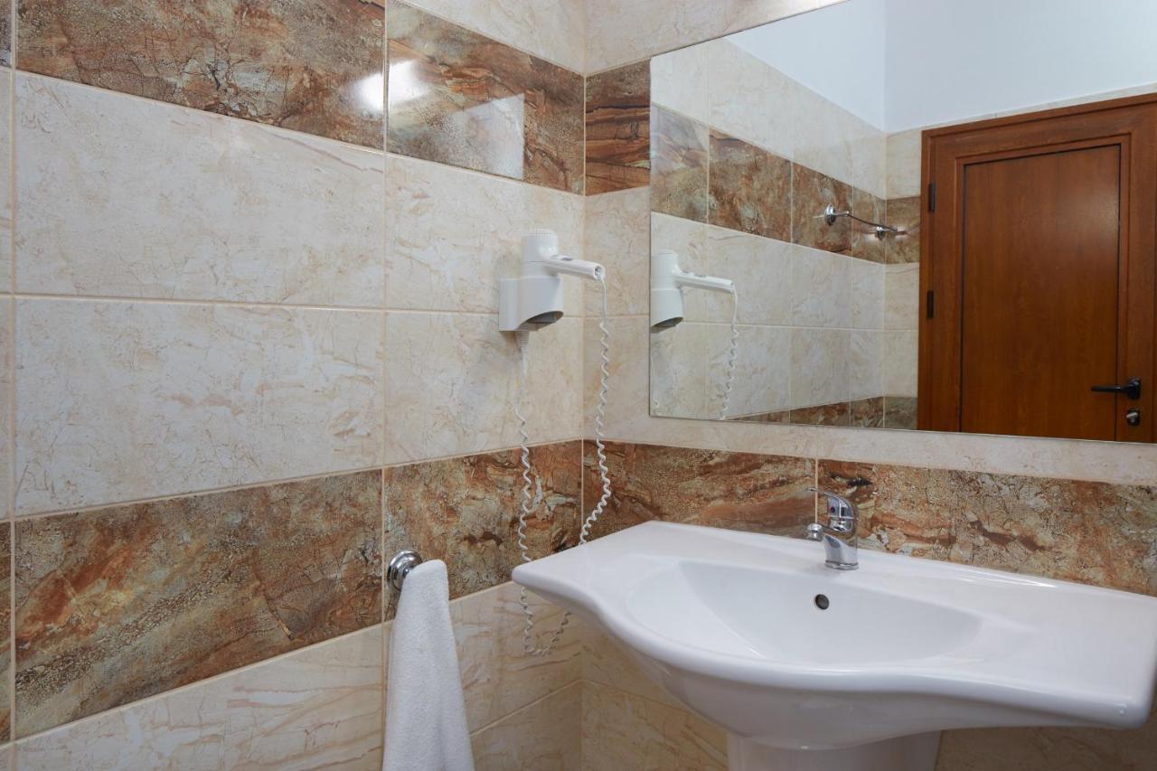 Hotel Lira Солнечный берег Экстерьер фото